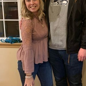 Flowy, wide sleeved blouse